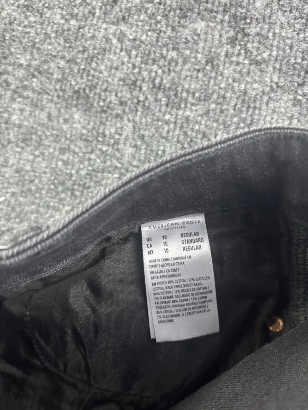American Eagle Mom Jeans Womens 10 Black High Rise Distressed Strigid‎ 30x28.5